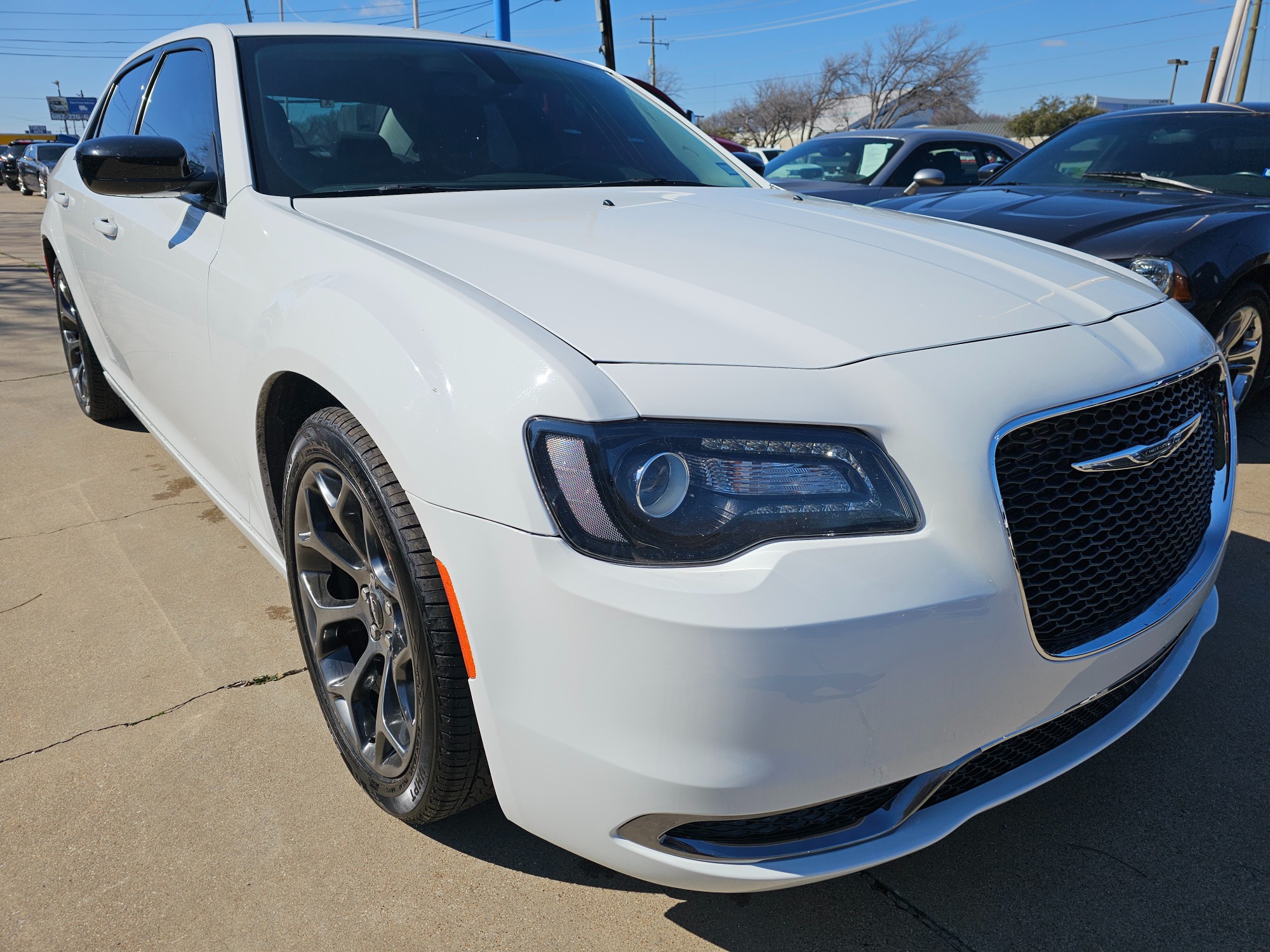 photo of 2018 Chrysler 300 Limited RWD